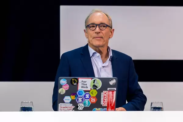 Tim Berners-Lee interviewed on stage at Digital X in Cologne 2019