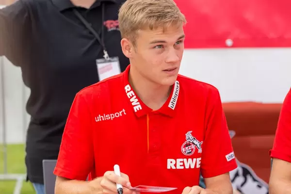 Tim Handwerker während der Autogrammstunde