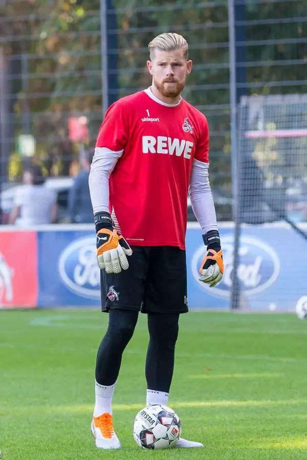 Timo Horn schaut konzentriert aus. Training am 12.09.2018