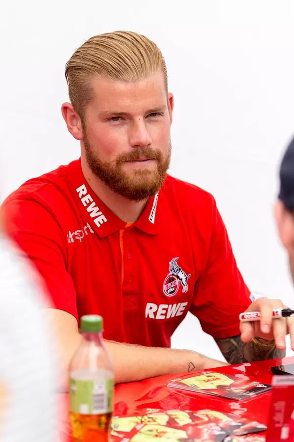 Timo Horn während der Autogrammstunde