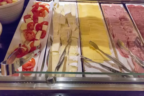 Tomaten, Brie Käse, Gauda und Schinken