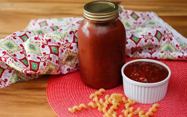 Tomato Pasta Sauce with Pasta