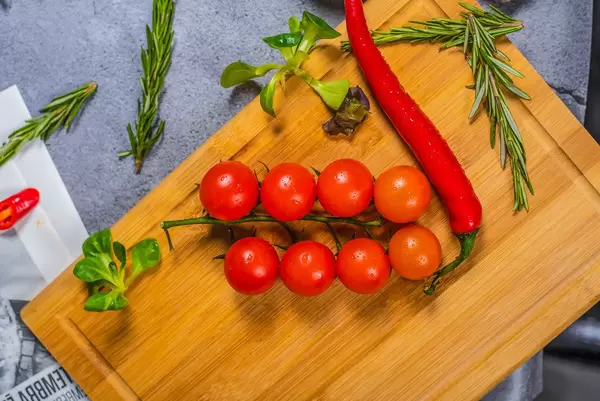Tomatoes close Up (Flip 2019)