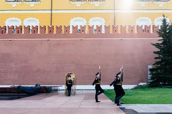 Tomb of the unknown soilders / Grabmal der unbekannten Soldaten mit Ehrenwachen marschieren