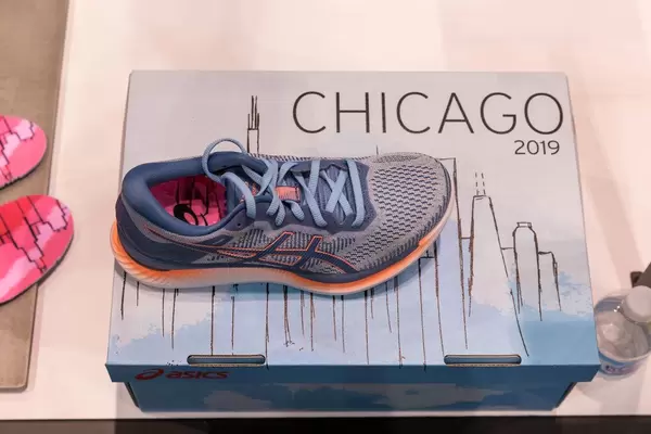 Top view of asics GlideRide running shoe with guidesole technology in Chicago marathon 2019 design