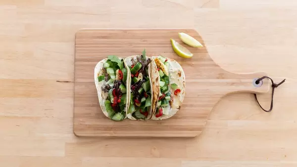 Top view of hot halloumi tacos by Hellofresh