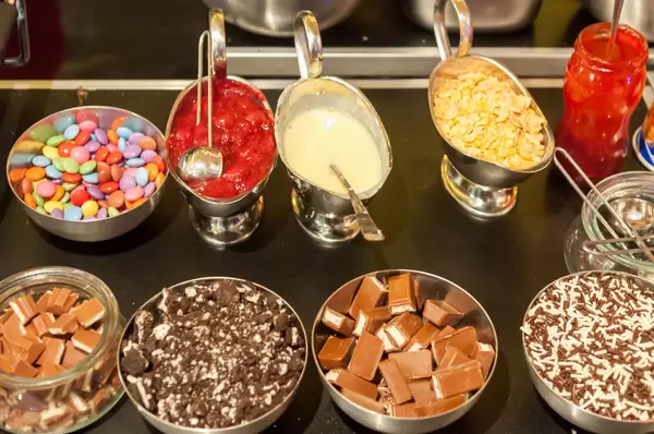 Toppings: Smarties, Himbeere, Oreo, Streusel