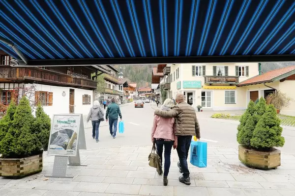 Tourists walking in Reit im Winkl, German village (Flip 2019)
