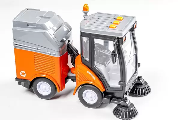 Toy car for cleaning roads and sidewalks