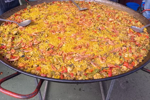 Traditionelles mallorquinisches Gericht Arròs de peix