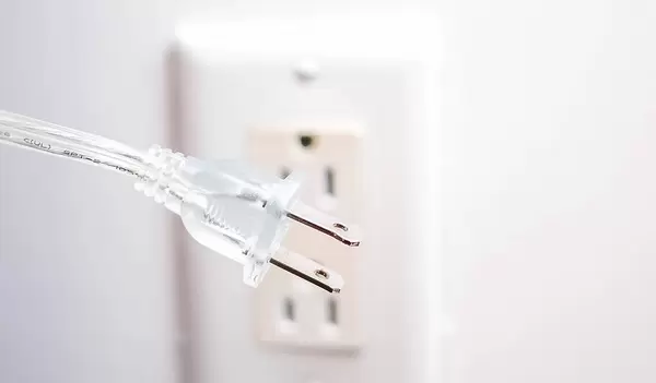 Transparentes Steckkabel für die Anschlussbuchse