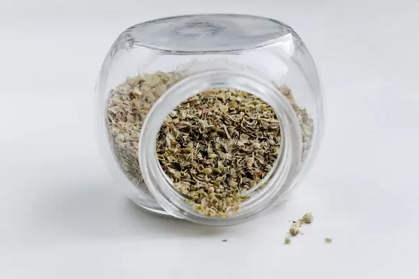 Trockener Oregano