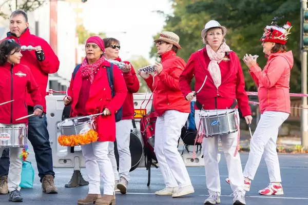 Trommler beim Trommeln - Köln Marathon 2017