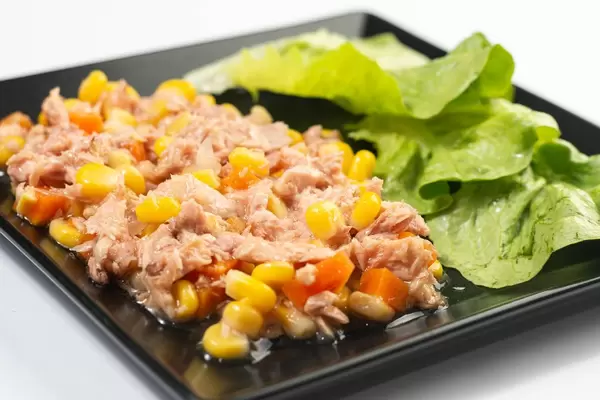 Tuna Fish with Corn and green Salad