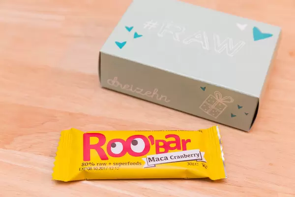 Tür 13: Rohkostriegel Roobar 80% Raw + superfoods Maca Cranberry
