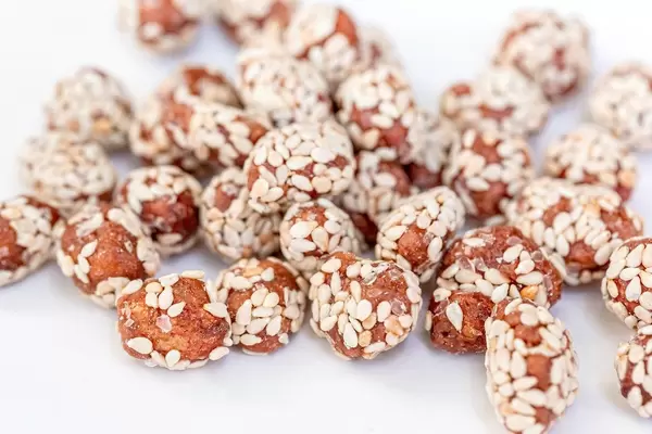 Turkish sweets-peanuts in caramel with sesame