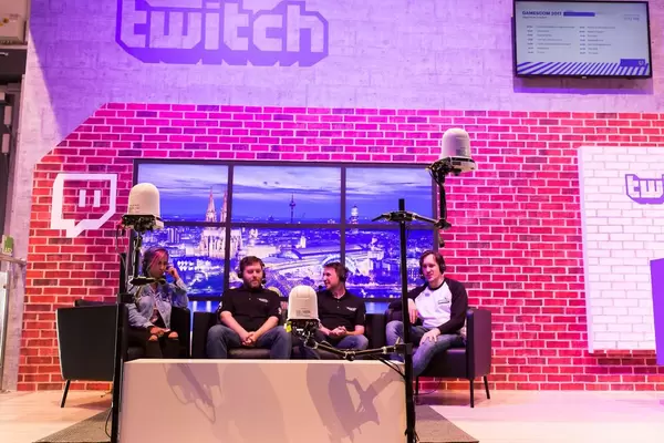 Twitch Livestream-Ecke mit Developern von Mittelerde: Schatten des Krieges - Gamescom 2017, Köln