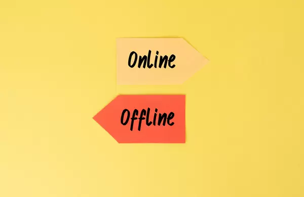 Two arrows with Online and Offline text on yellow background
