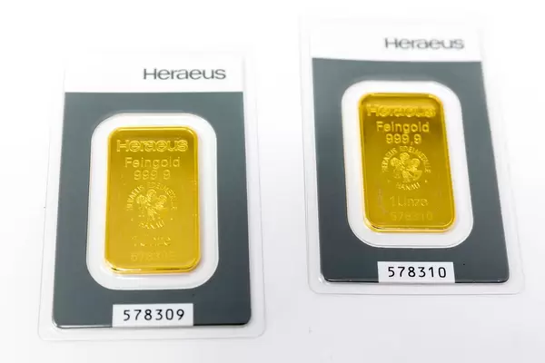 Two bars of 1 ounce Heraeus gold