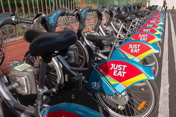 Umweltfreundliche Großstadt-Mobilität und Autoalternative