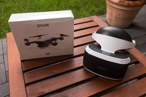 Unboxing the nerd gadgets PlaystationVR and DJI Spark
