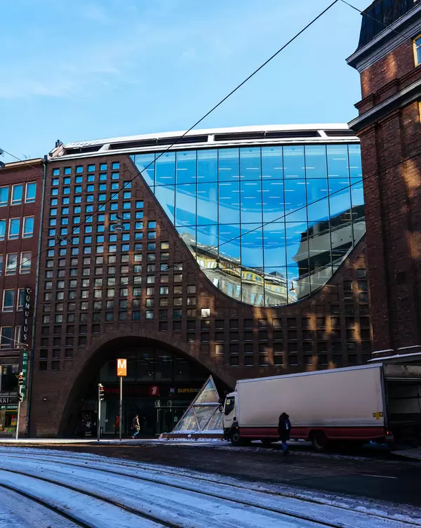 Unconventional library building / Unkonventionelles Bibliotheksgebäude