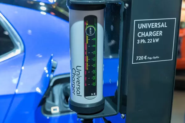 Universal Charger 3Ph. 22kW für den Corsa-e, Elektroauto von Opel