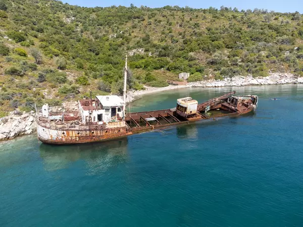Unterwasser-Museum für Taucher: Drohnenaufnahme des Schiffswracks Peristera bei Alonnisos