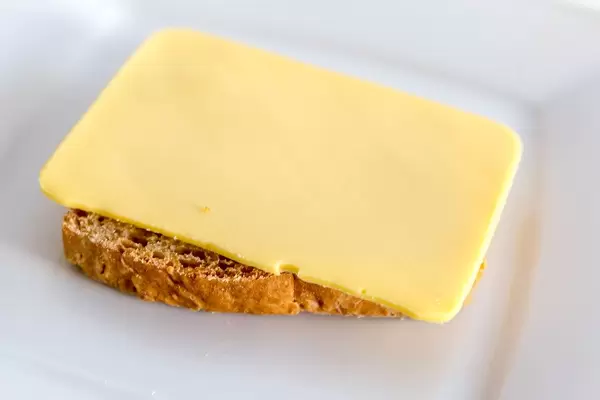 Vegan cheese substitute and spread from Simply V, contains almonds and is produced without soy and palm oil