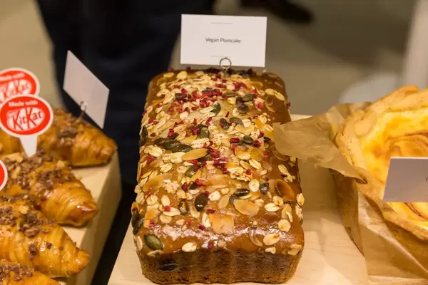 Vegan Plumcake with sunflower seeds and almond