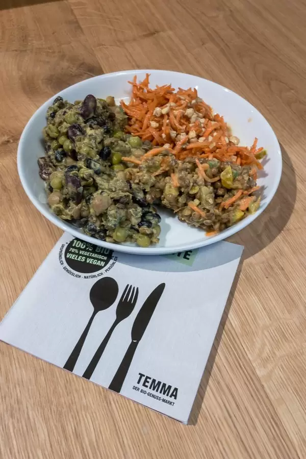 Vegan salad with carrots, beans and lentils