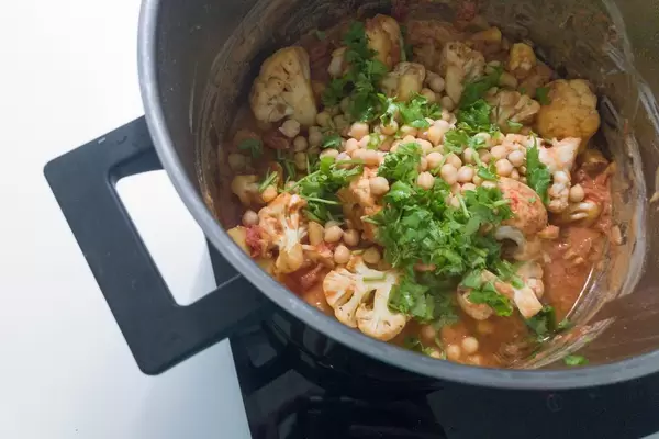 Veganer Blumenkohl-Curry