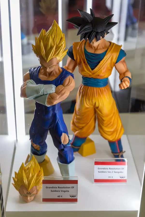 Vegeta and Sangoku Ver. 2 action figures
