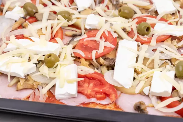 Vegetables and Cheese Pizza with Whole Wheat Flour