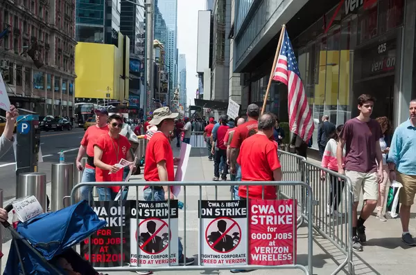 Verizon on Strike