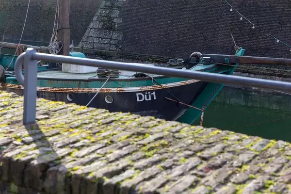 Verrostetes altes Segelboot