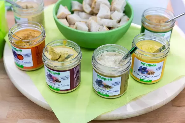 Verschiedene Aufstriche von Vitaquell