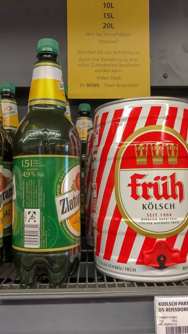 Verschiedene Biersorten, wie Zlatopramen in der 1.5 Liter PET Flasche oder Früh Kölsch im Fass