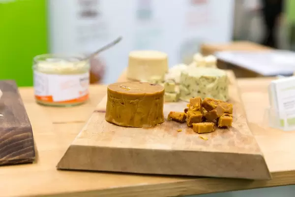 Verschiedene Käsesorten von Happy Cheeze