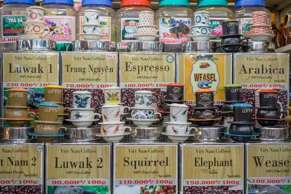 Verschiedene Sorten Kaffee auf dem  Ben Thanh Markt in Saigon