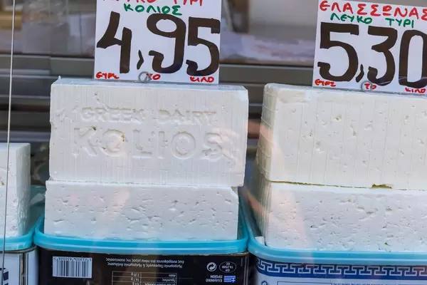 Verschiedene Weichkäsesorten von Kolios