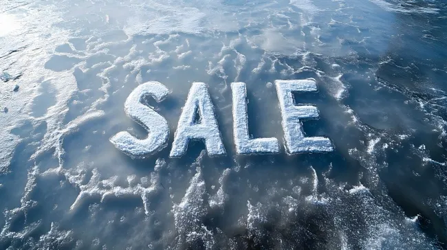 Verschneite Winterlandschaft mit Verkaufsschriftzug