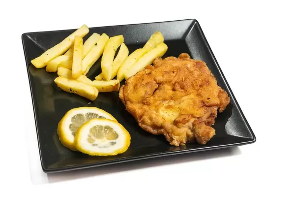 Vienna Steaks with potatoes and lemons