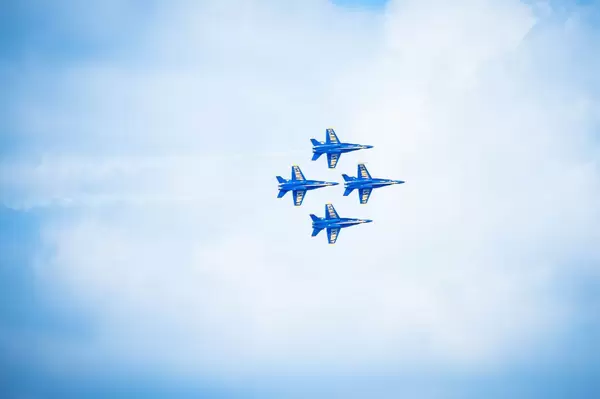 Vier Flieger der U.S. Navy Blue Angels