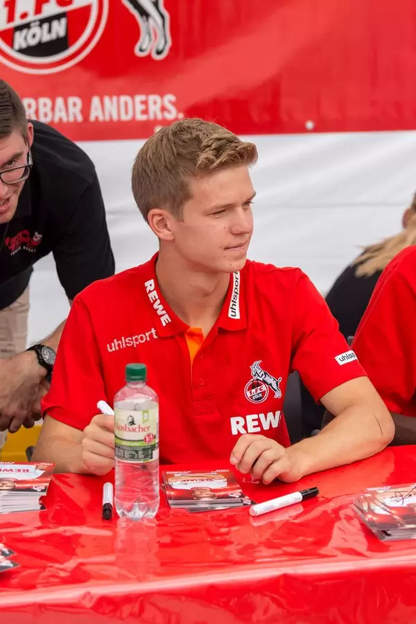 Vincent Koziello während der Autogrammstunde