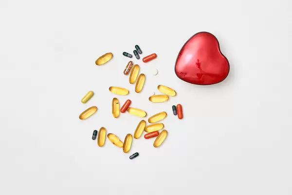 Vitamins and other medical pills for heart health