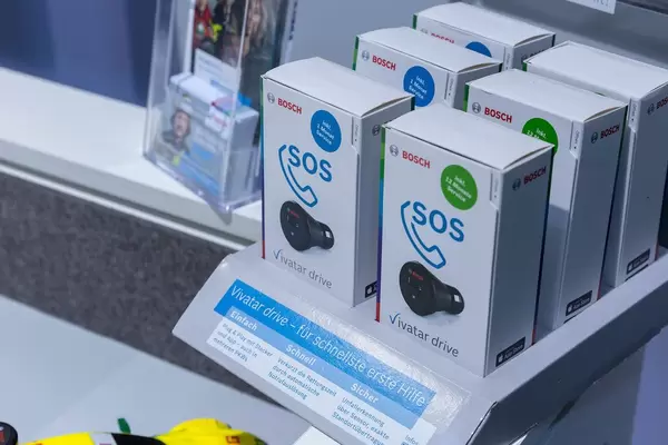 Vivatar drive -  Digitale erste Hilfe bei Autounföllen und Notruf mit Standortübertragung für Elektrofahrzeuge ohne eCall