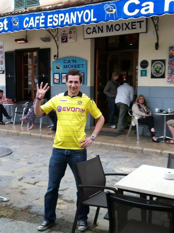 Vor dem Cafe Ca'n Moixet auf Pollenca