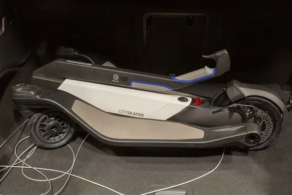 VW Mikromobilität: elektrischer und zusammenklappbarer Roller CitySkater von Volkswagen