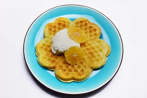 Waffles with whipped cream  Flip 2019
